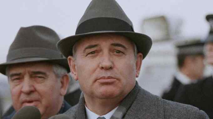 Mikhail S. Gorbachev, widely believed to be the second man in the Soviet hierarchy, pictured at the start of his visit to Britain. Gorbachev, for a one-week visit, was to visit Prime Minister Margaret Thatcher at Chequers and Foreign Minister Sir Geoffrey Howe, Dec. 15, 1984 in London, was accompanied by his wife, Raisa. Gorbachev was met on his airport arrival by Bernard Weatherill, Speaker of the House of Commons. (AP Photo)