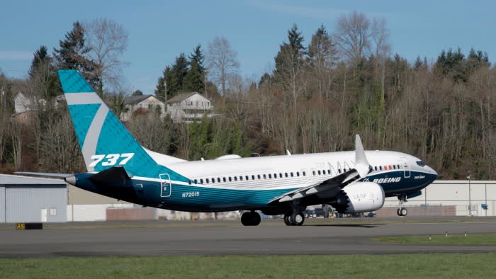 Boeing оттегли искането за изключение за безопасност за нова версия