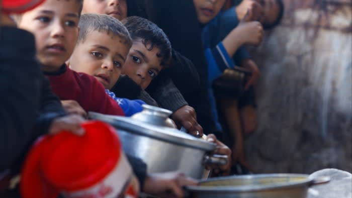 Могат ли корабите, превозващи помощ, да помогнат за предотвратяване на глада в Газа?