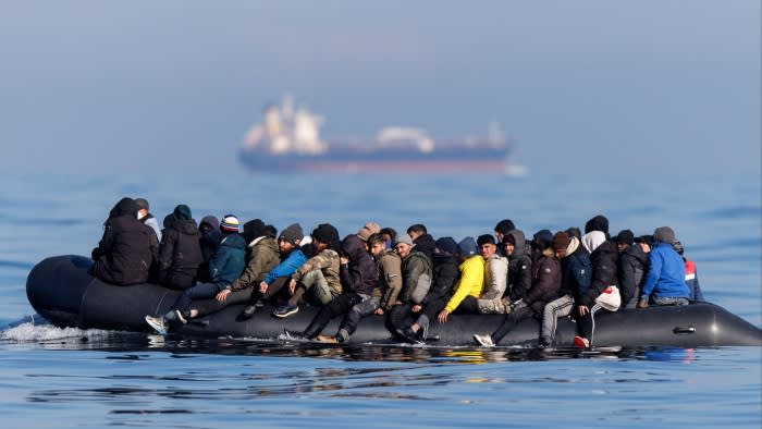 Fünf Menschen sterben bei versuchter Bootsüberfahrt über den Ärmelkanal nach Großbritannien