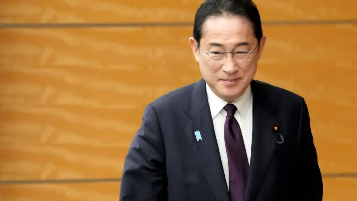 Японският премиер Фумио Кишида засилва усилията си да се срещне
