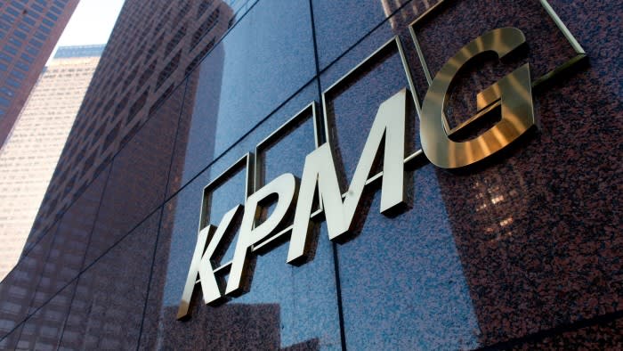 Партньорите на KPMG в Дубай изразиха загриженост относно разходите и