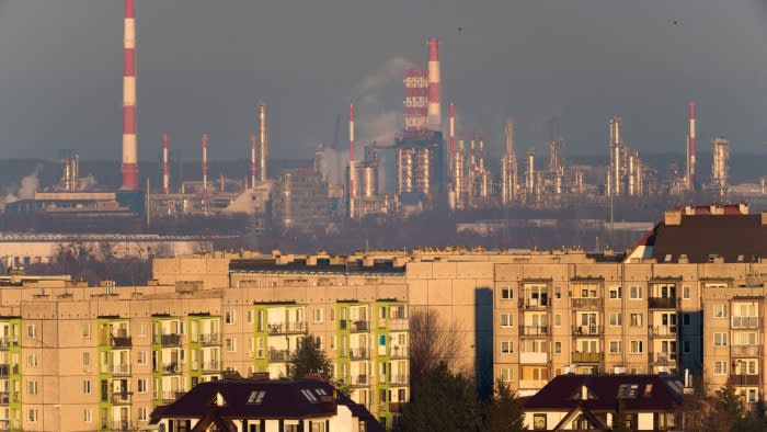 Контролираната от полската държава петролна компания Orlen е продала активи