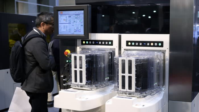 Китайските производители на чипове засилват работата в мрежа с японски колеги