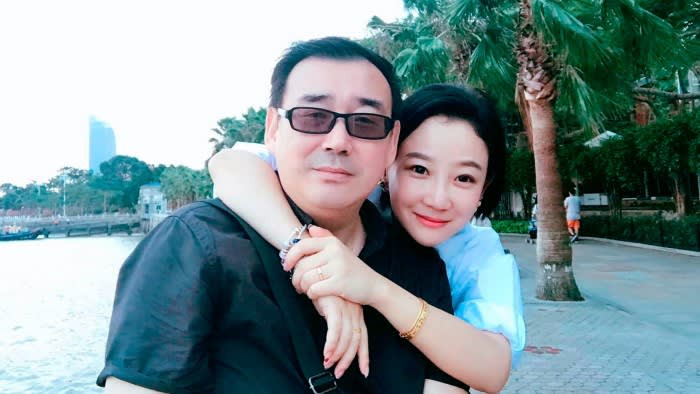 Китай даде условна смъртна присъда на австралийския писател Янг Хънджун