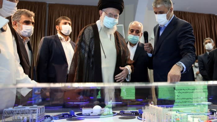إيران تحذر من إعادة النظر في موقفها النووي إذا هددت إسرائيل مواقعها النووية