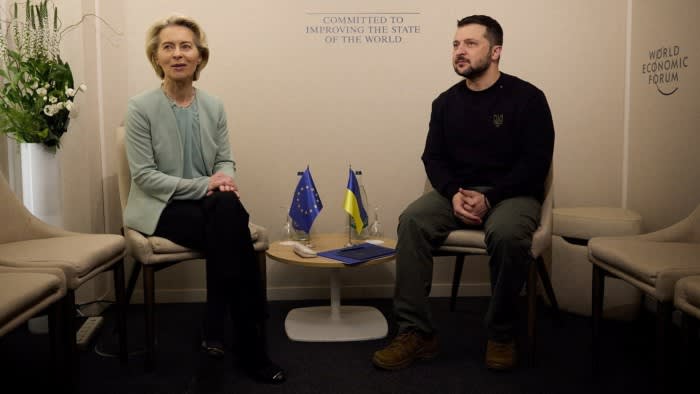 ЕС подготвя още санкции срещу Русия преди годишнината от войната в Украйна