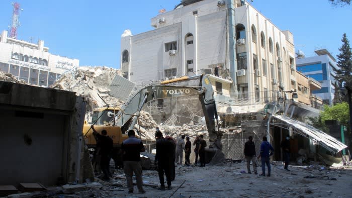 Иран и Хизбула обещаха да отмъстят за атаката срещу консулството в Дамаск