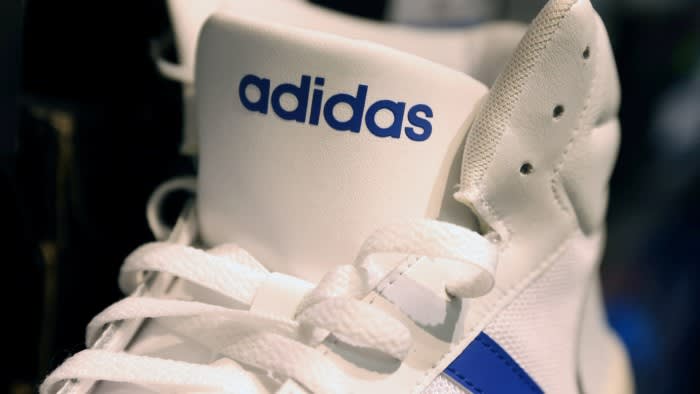Adidas казва, че възстановяването на Китай ще стимулира растежа