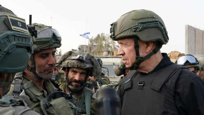 Министърът на отбраната на Израел каза че не трябва да