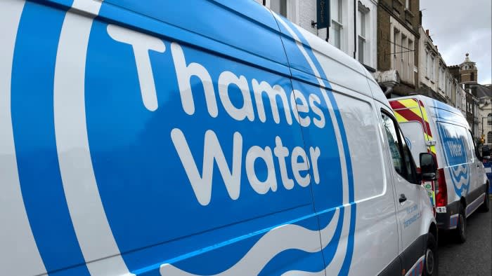 Компанията майка на Thames Water е изпратила официално известие до притежателите