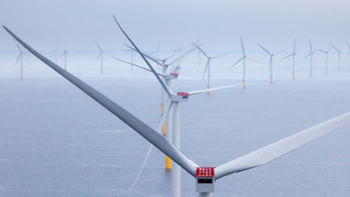 Ørsted ще продължи с изграждането на най-големия в света офшорен вятърен парк в Северно море
