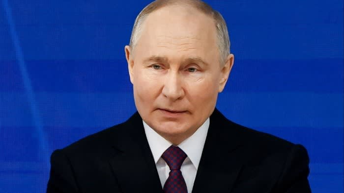 Владимир Путин каза че подкрепата на Запада за Украйна рискува