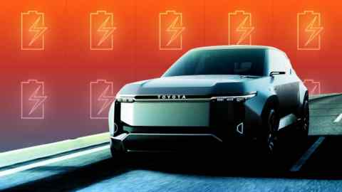 Toyota's Land Cruiser SE conceptauto, deze maand onthuld, tegen een achtergrond van batterijpictogrammen