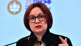 Russian central bank governor Elvira Nabiullina hit with US sanctions image
