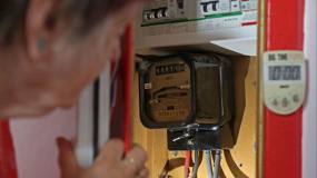 Ofgem orders halt to pre-pay meters being forcibly installed image