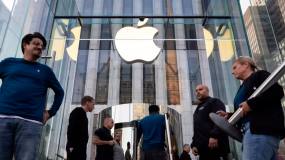 Article image: FirstFT: US senators increase pressure on Apple