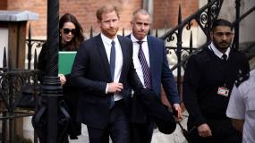 Prince Harry takes on Fleet Street over phone hacking image