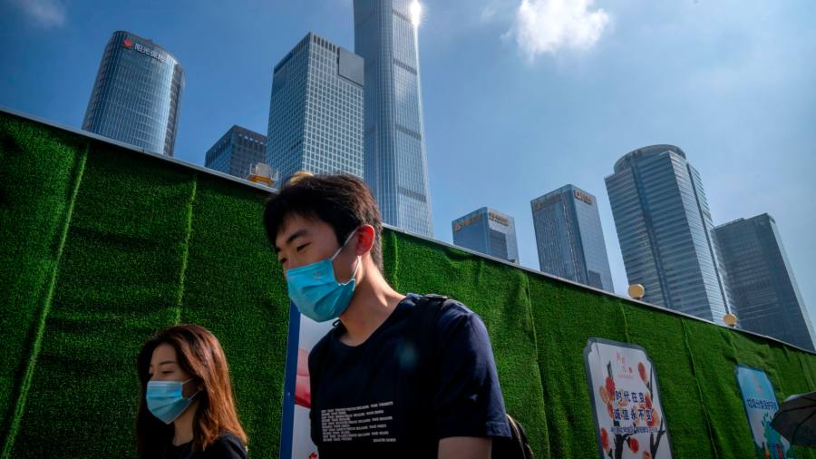 라이브 뉴스 업데이트: 베이징이 늦은 경제 데이터를 발표한 후 홍콩과 중국 주가 하락