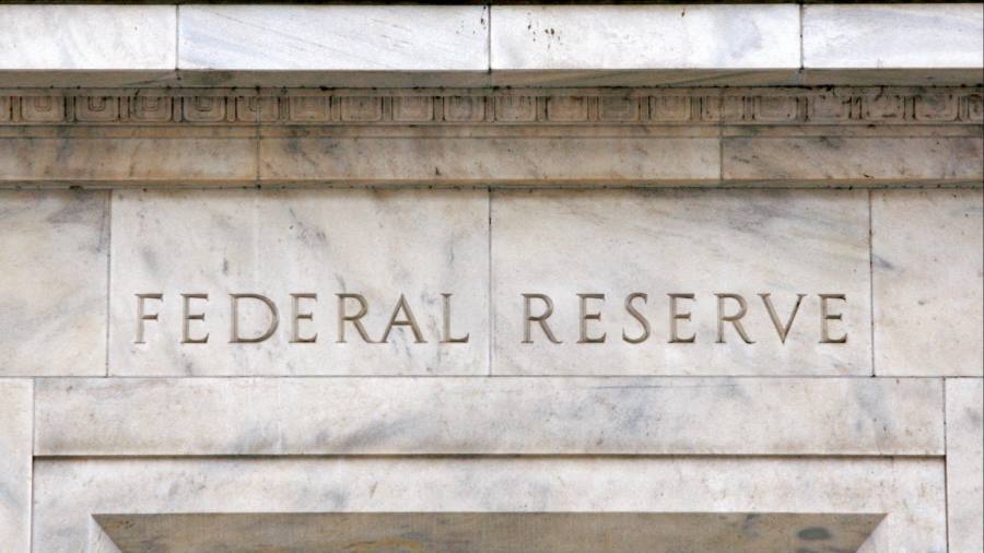 La mayoría de los funcionarios de la Reserva Federal respaldan aumentos de tasas más lentos ‘pronto’