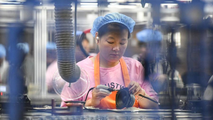 Read more about the article Weak China manufacturing data adds to pressure on economy