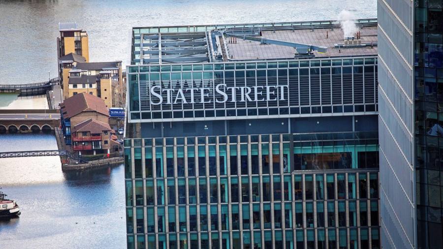 Read more about the article State Street shares tumble as lower fees weigh on profits