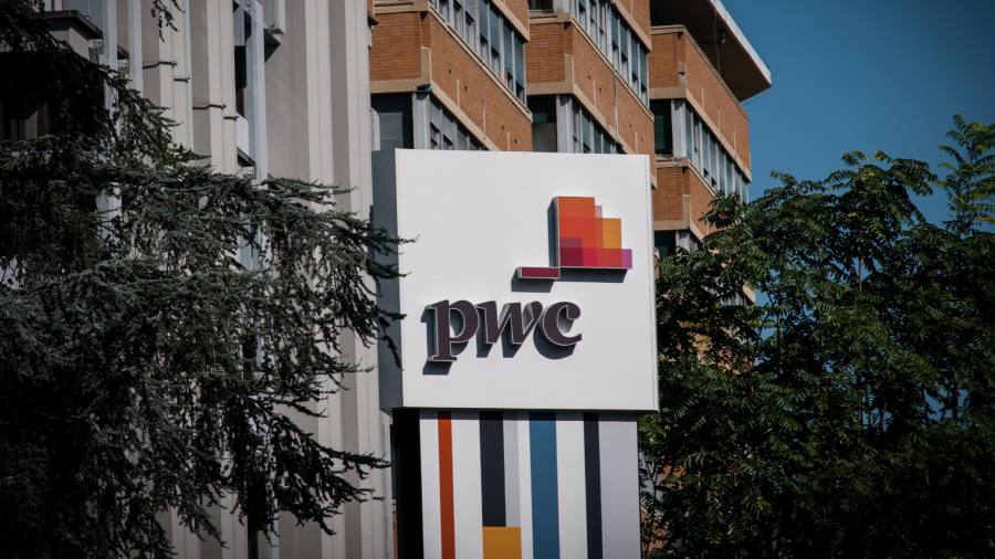PwC sees opportunity to hunt down employees during EY split