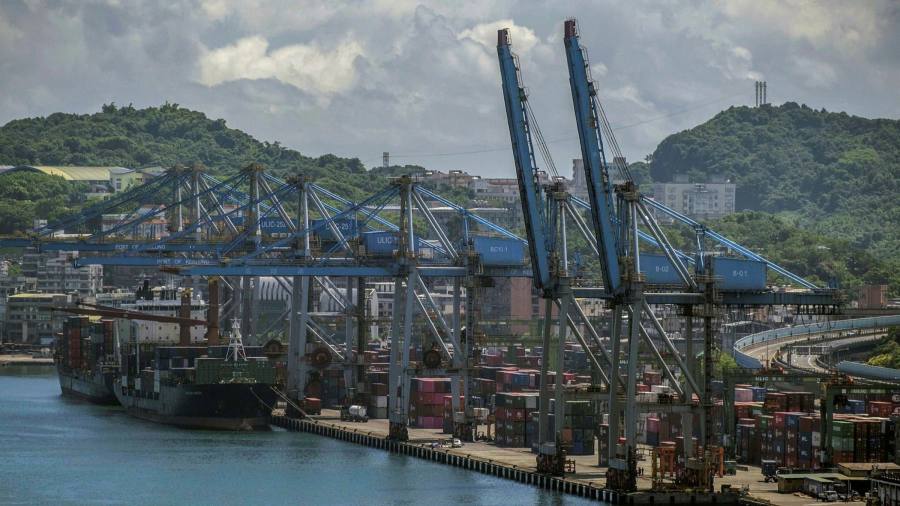 대만 해협의 긴장 고조가 세계 무역을 위협할 수 있는 방법
