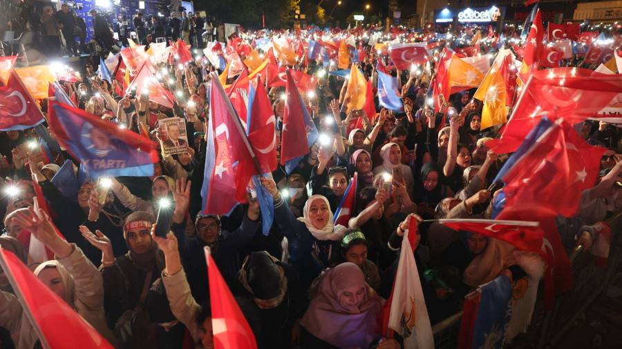 Erdogan hat zu Beginn der Stichwahl in der Türkei die Oberhand