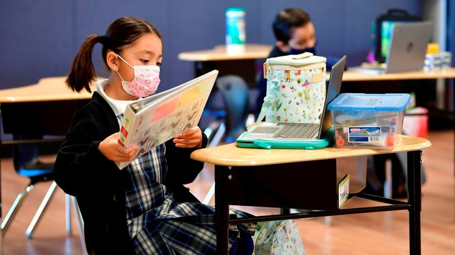 Coronavirus spätestens: Fauci sagt, dass CDC die Gesundheitsrichtlinien der Schule „sorgfältig betrachtet“