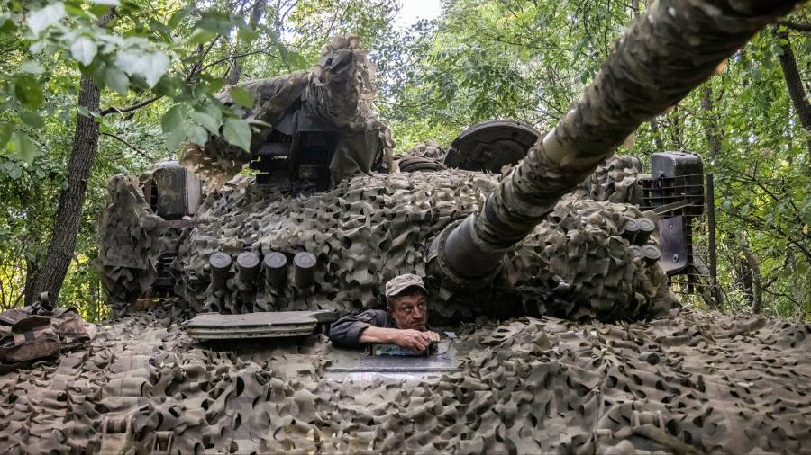 US pledges further $1bn in military aid for Ukraine