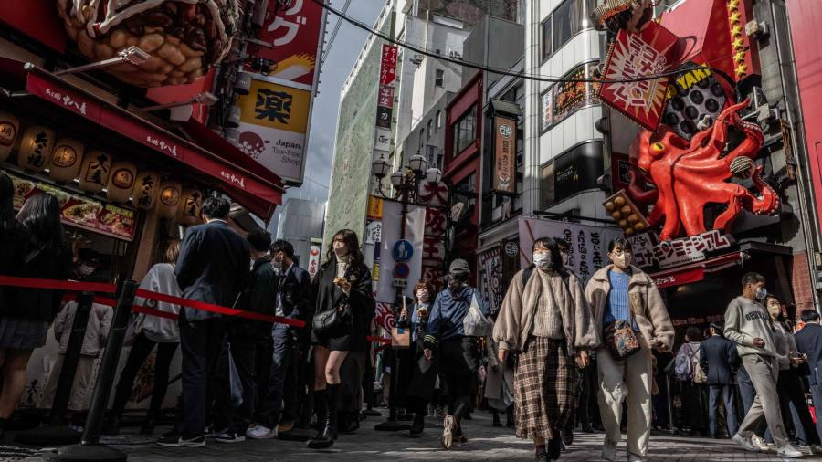 “Les horizons se sont rétrécis”: les touristes japonais hésitent à s’aventurer à l’étranger par crainte de Covid