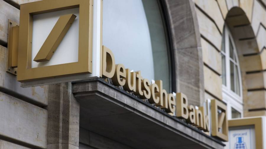 Photo of Deutsche Bank: sell banks on Friday and go away
