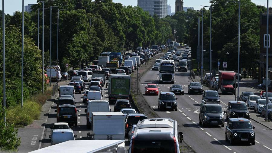 Les assureurs automobiles britanniques se dirigent vers des pertes de souscription alors que l’inflation mord