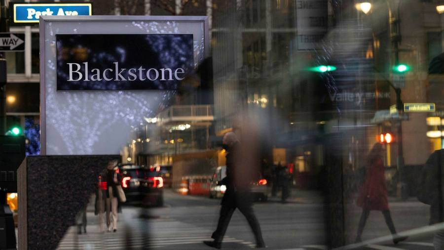 Blackstone riporta profitti eccezionali, ma prevede un rallentamento degli accordi