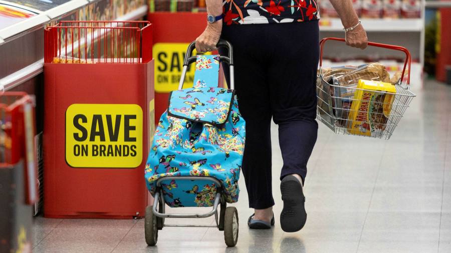 La confianza del consumidor del Reino Unido cae al nivel más bajo registrado