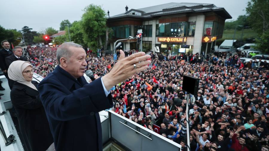 Erdogan ogłasza zwycięstwo w tureckich wyborach prezydenckich