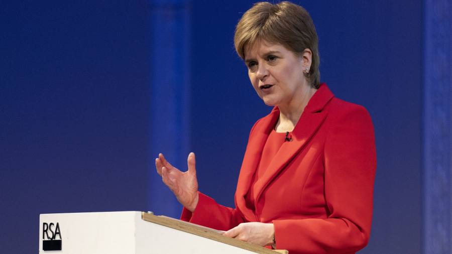 Sturgeon gibt zu, dass die Wahl der SNP-Führung „schwierig“ war