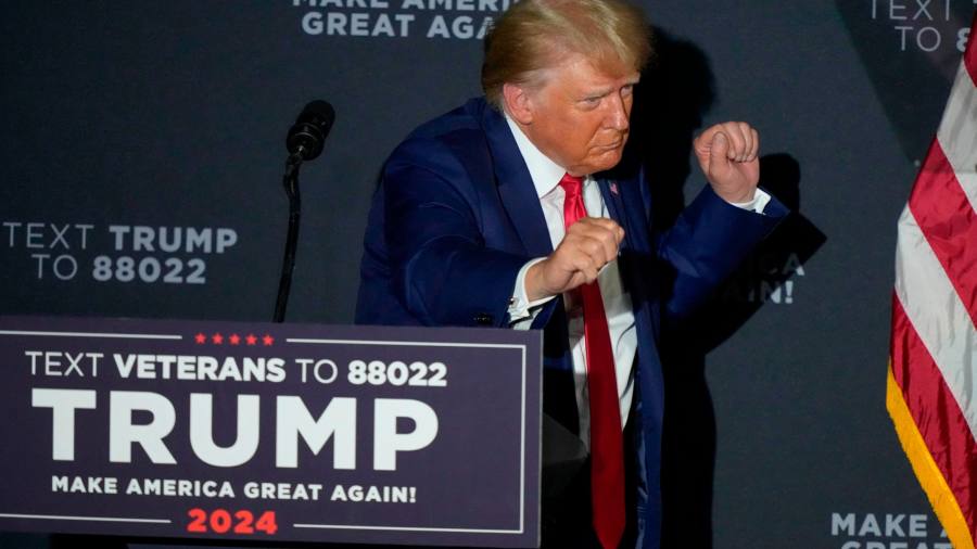 Donald Trump geeft toe dat strafrechtelijke aanklachten de presidentiële campagne van 2024 zullen schaden