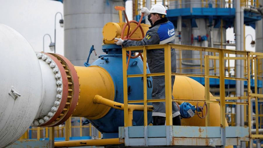 EU seeks to curb gas costs if Ukraine crisis hits energy supplies