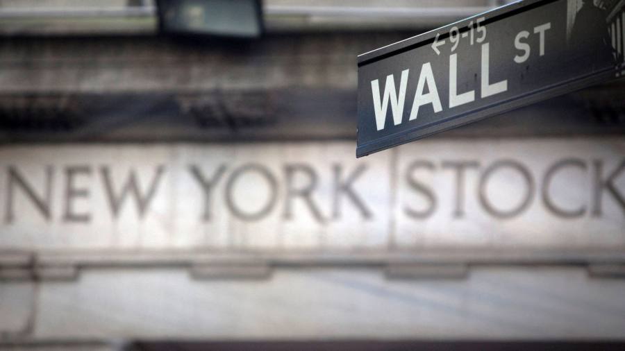 Hedgefondsen stapelen zich op in aandelen na het missen van de rally van dit jaar