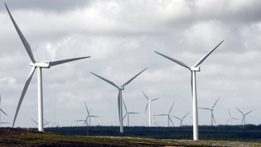 Johnson and Truss join Tory rebellion over onshore wind farms