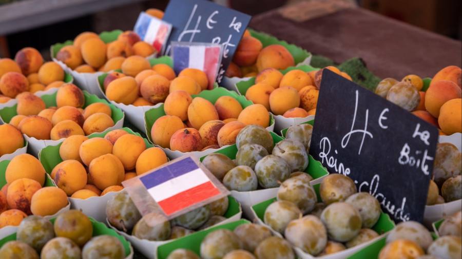 Les producteurs alimentaires acceptent de baisser les prix en France après la pression du gouvernement