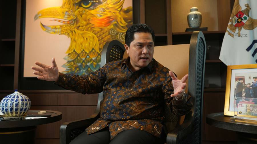 Indonesia berencana mencatatkan satu unit grup minyak terkemuka Pertamina tahun ini