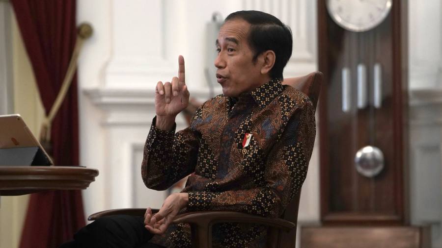 Presiden Indonesia Joko Widodo telah mendorong untuk mengimpor minyak Rusia