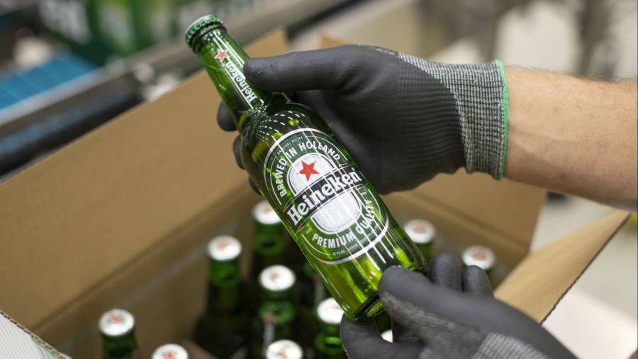 Heineken verlaagt prognose voor winstgroei omdat hogere prijzen consumenten afschrikken