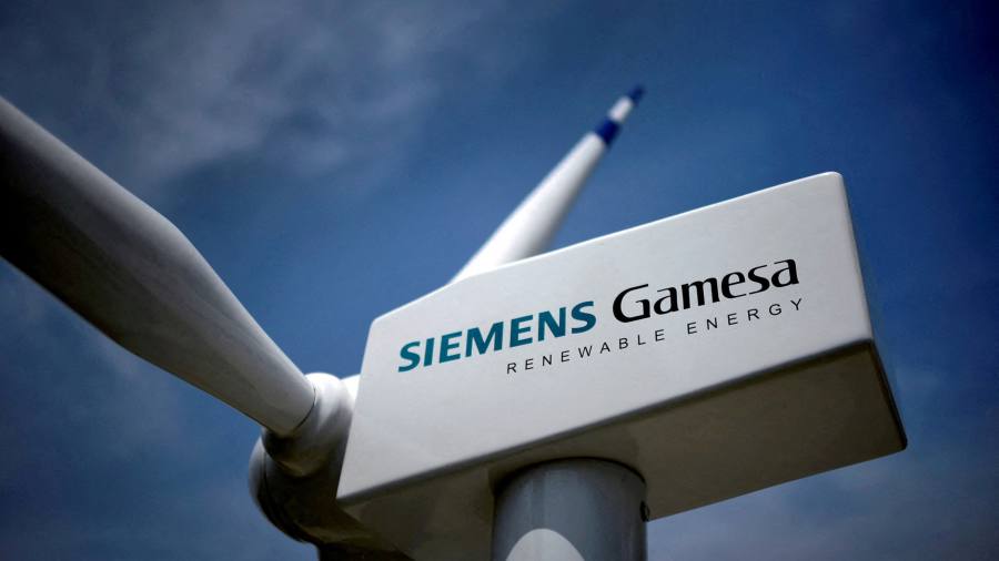Ações da empresa de energia Siemens caem após problemas de turbinas eólicas piorarem